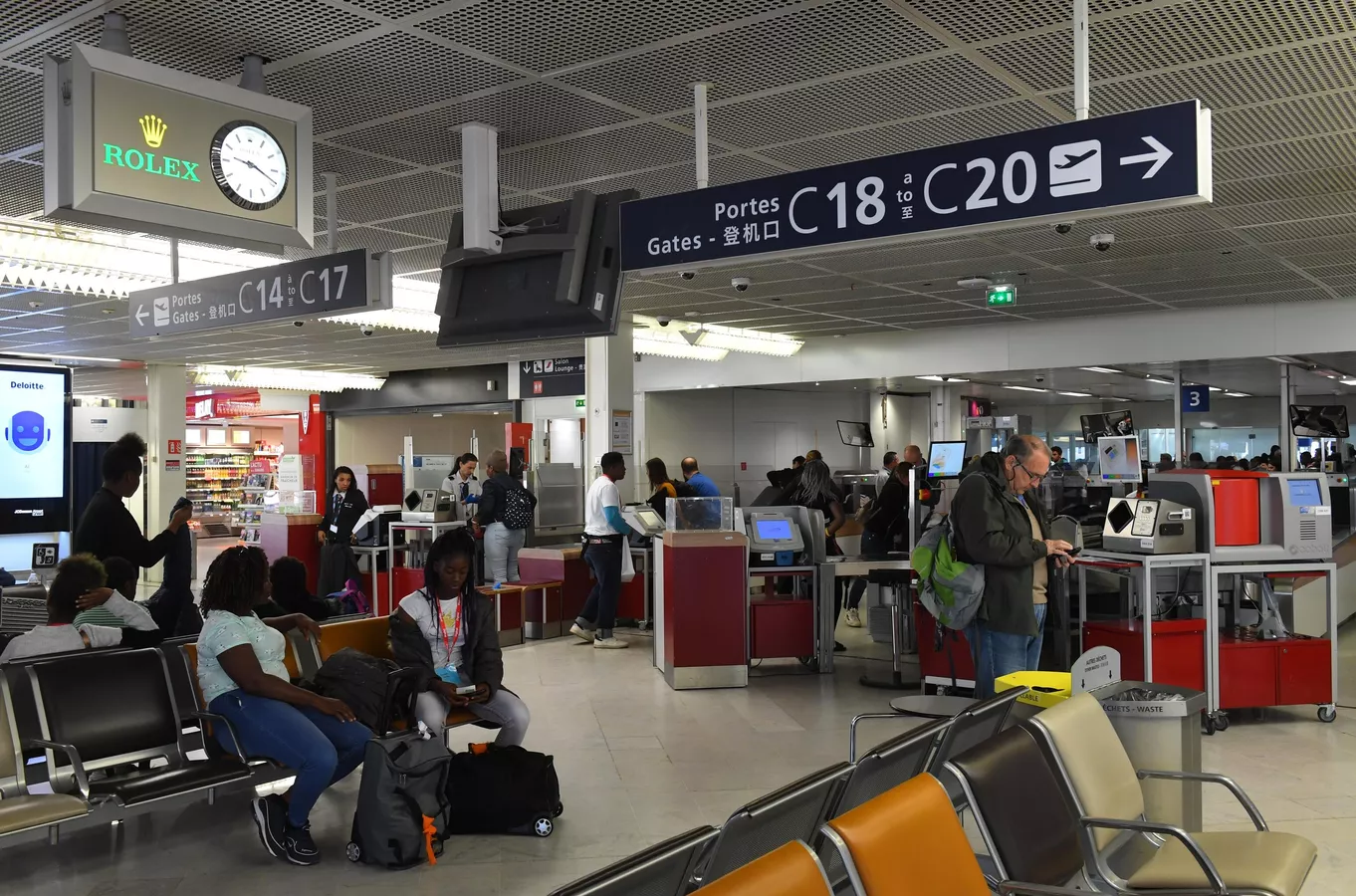 Après un voyage à Moscou, un militant panafricain fait état d'"une interpellation abusive" à Paris