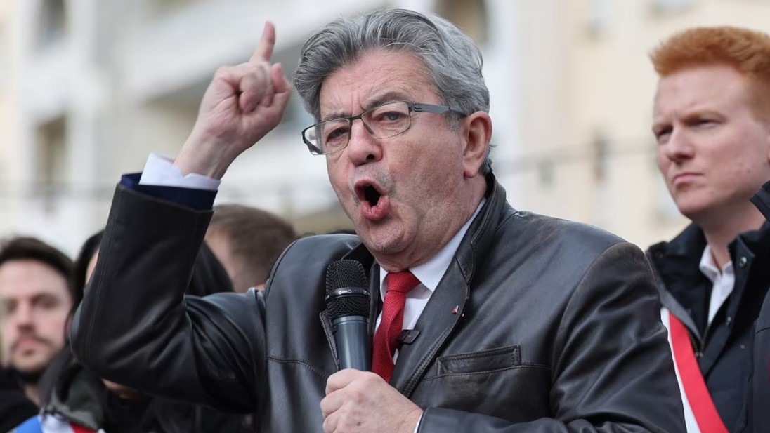 France : La ministre de l'Enseignement supérieur va porter plainte contre Mélenchon pour "injure publique"