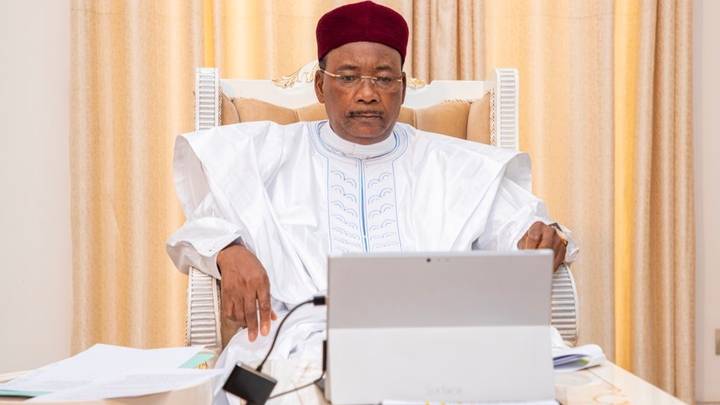Niger: Issoufou poursuit l’ancien ambassadeur français