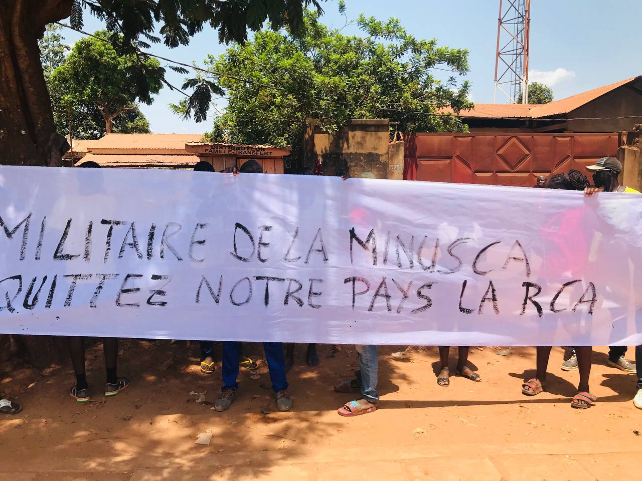 Des manifestations de mécontentement des groupes des jeunes par la MINUSCA dans les rues de Bangui