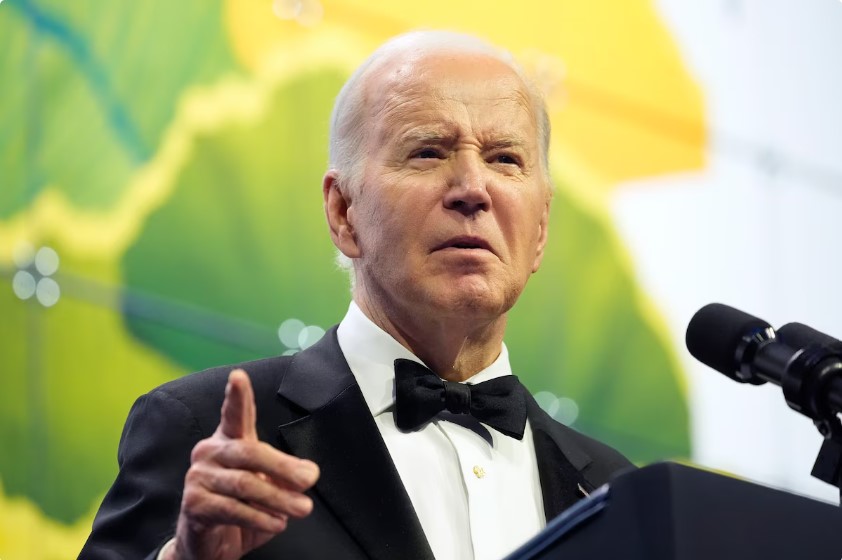 "C'est parti pour la bagarre" : Biden propose à Trump de débattre à deux reprises avant l'élection de novembre