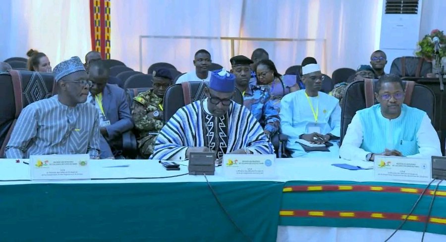 Réunion des Ministres des Affaires étrangères des pays membres de l'AES 