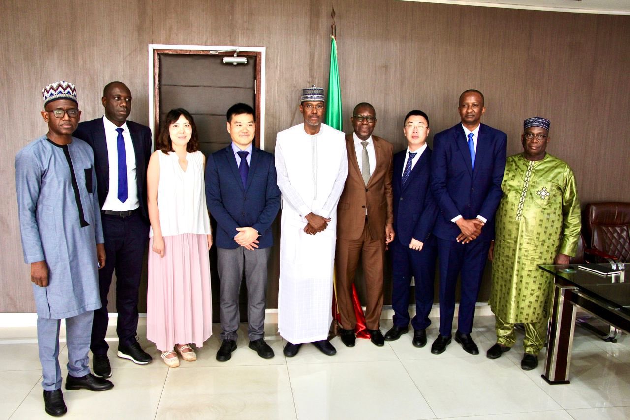 Économie: le Mali signe un accord sur le projet de lithium de Goulamina et la mine de Morila.