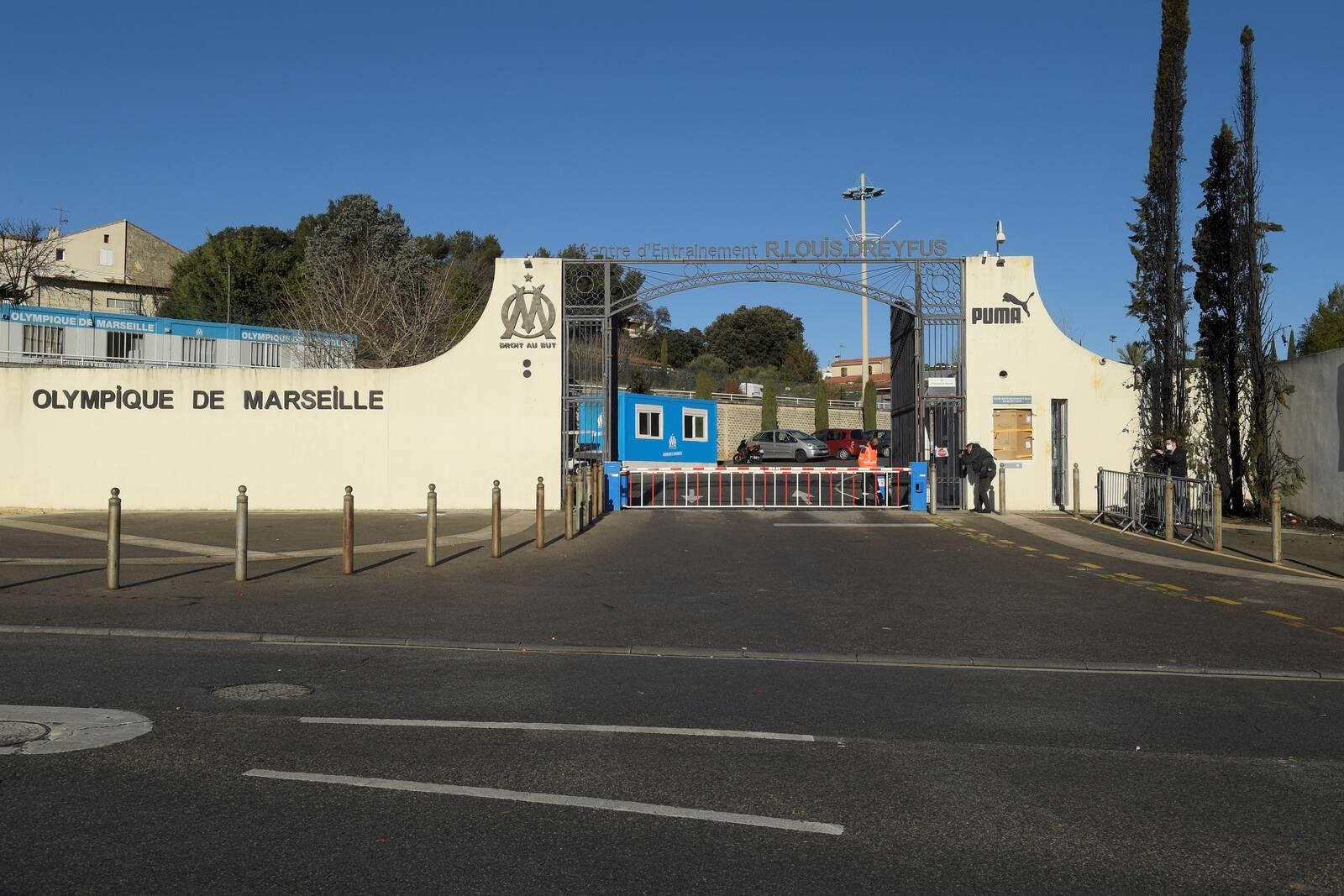 Foot : des joueurs de l’OM visés par des tirs sur leurs voitures, une enquête ouverte