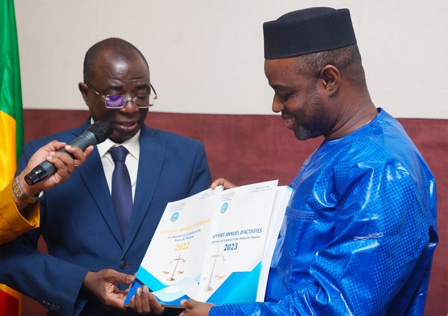 Le ministre Mamoudou Kassogué après avoir reçu les rapports d’activités 2022 et 2023 de son département : “L’amélioration de la qualité de la gouvernance et du management a un effet positif sur l’image de la justice dans ses rapports”
