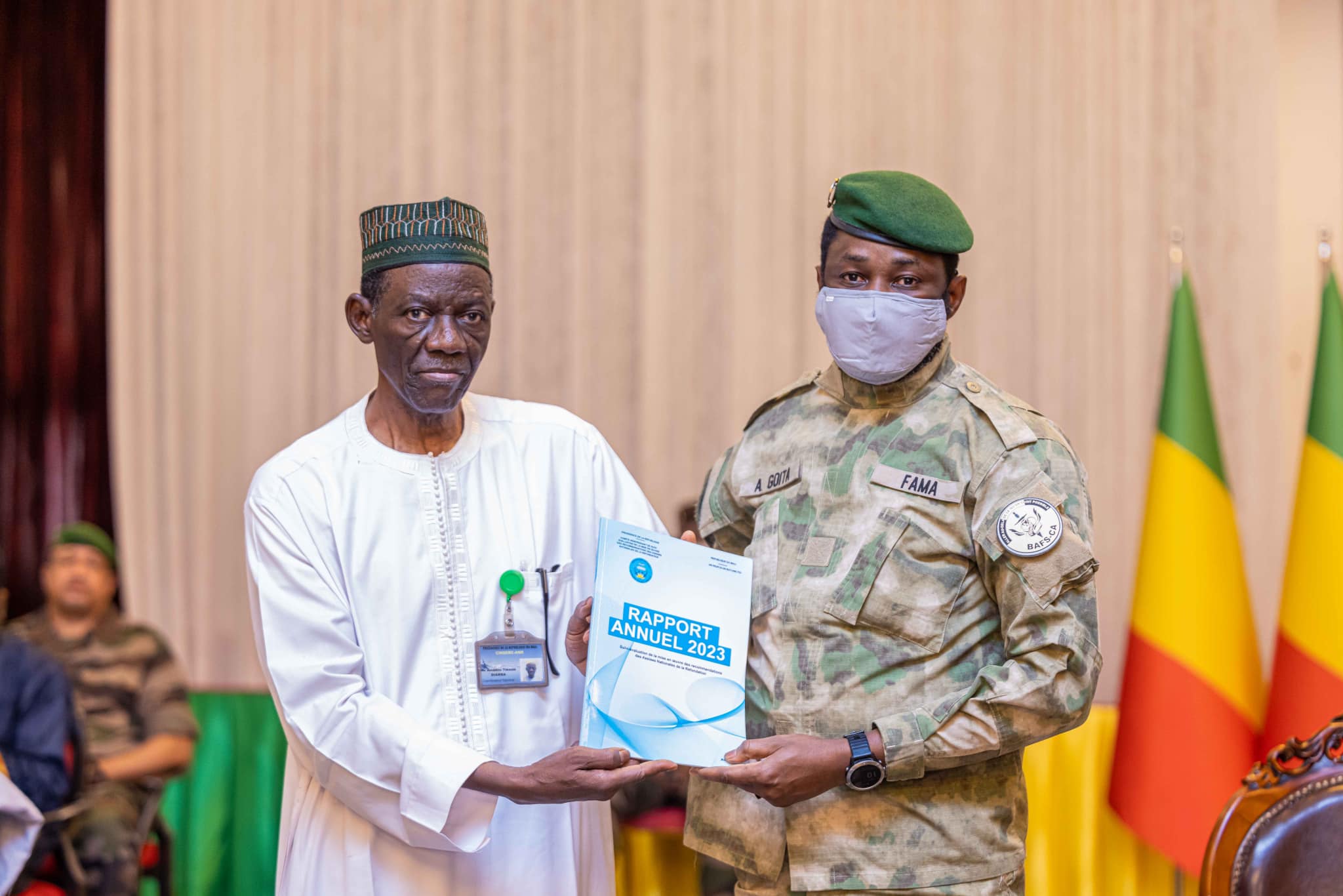 Remise du 2e Rapport annuel du CINSERE-ANR au Président de la Transition