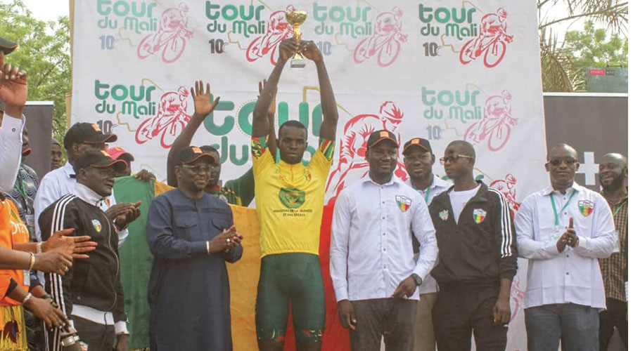 6ème étape et fin du 10ème Tour International de Cyclisme du Mali : Yaya Diallo se hisse sur la plus haute marge du podium