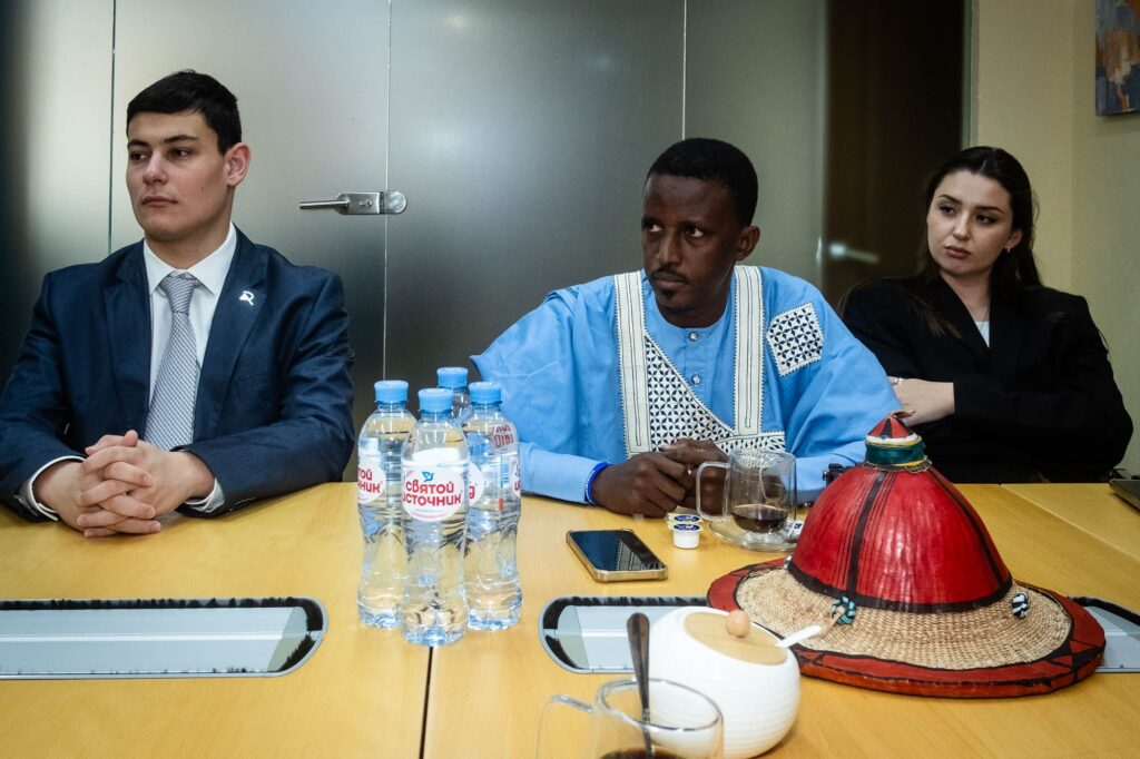 D’importants blogueurs maliens se sont rendus à moscou et à marioupol