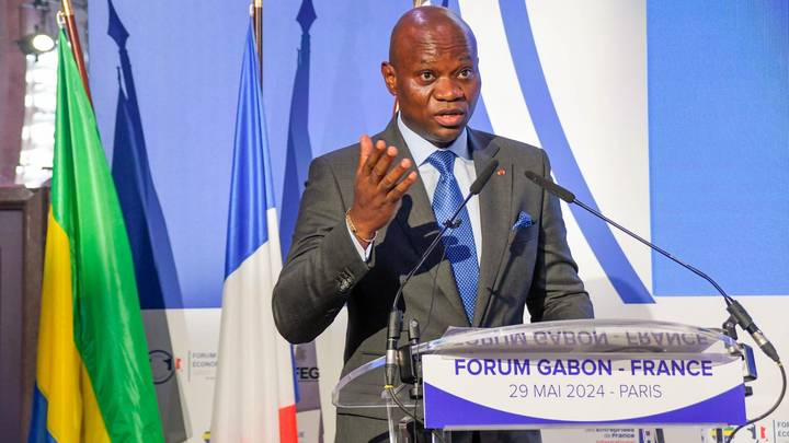 À Paris, le président de la transition du Gabon signe des contrats pour plus d’un milliard d’euros