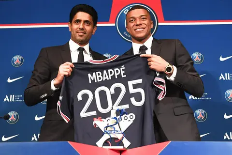 "Je ne souhaite à personne de vivre ça": Mbappé explique pourquoi il a prolongé au PSG en 2022