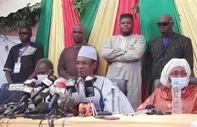 Partira Ou Partira Pas : Quand la guerre de clans retarde le départ du PM