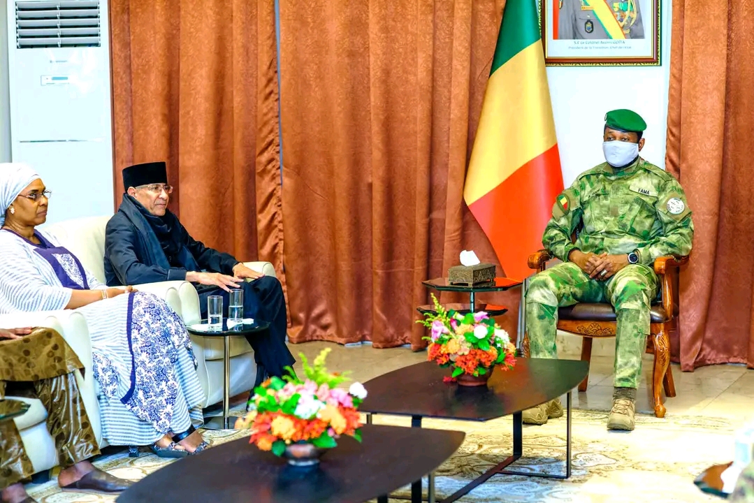 Le Président de la Transition a reçu le Directeur général de l’ASECNA pour discuter des défis et progrès de la navigation aérienne au Mali