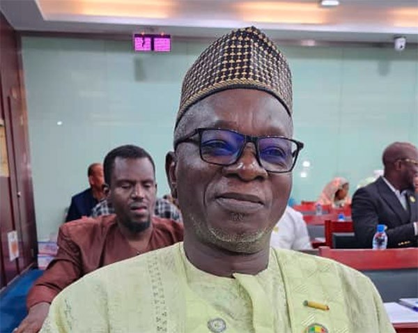 Monnaie et politique monétaire : Les éclaircissements de Dr Fousseynou Ouattara face aux étudiants