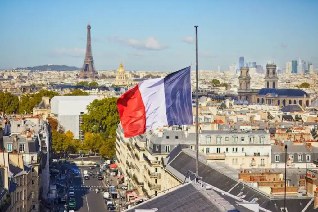 Avis aux africains : titres de séjour en France, ces préfectures sont « les pires »