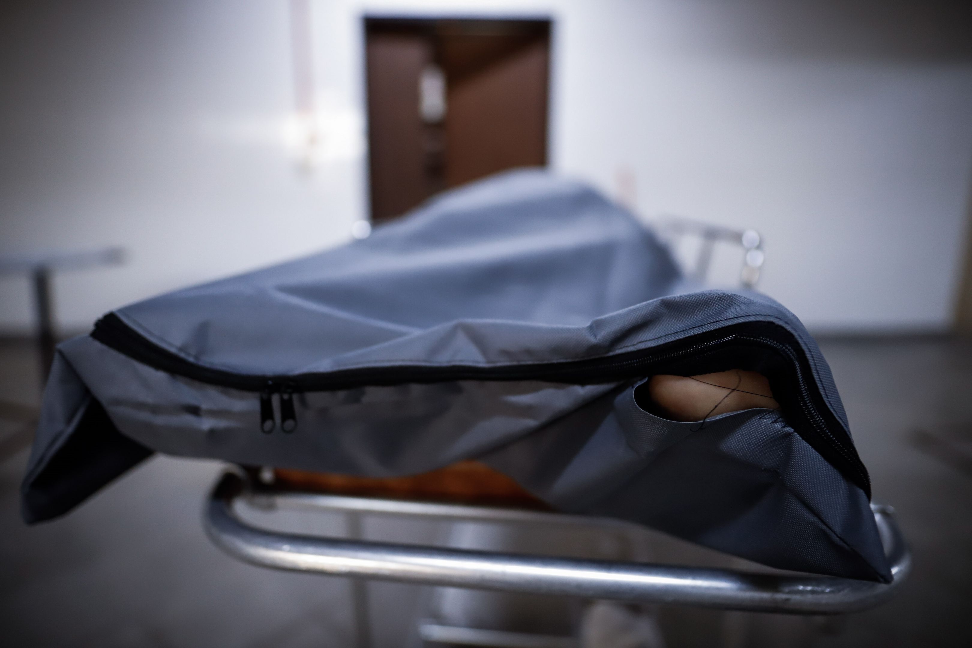 "Un cas très inhabituel" : déclarée morte, une femme se réveille bien vivante au funérarium puis décède deux heures après