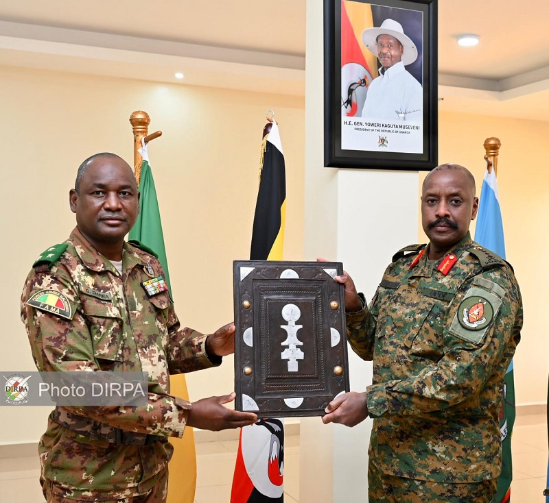 OUGANDA : Le Mali à l’honneur lors de la cérémonie de sortie et de prestation de 774 élèves officiers d’active dont 19 maliens.