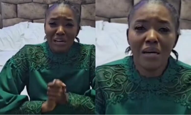 Elle se su!cide après ses aveux d’avoir couché avec des chiens dans le passé