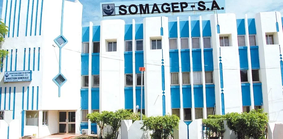 Sales temps pour la SOMAGEP : EDM-SA réclame 35 milliards FCFA d’impayés et coupe le courant ! La Somagep doit également 18 milliards FCFA à la Somapep au titre de la redevance