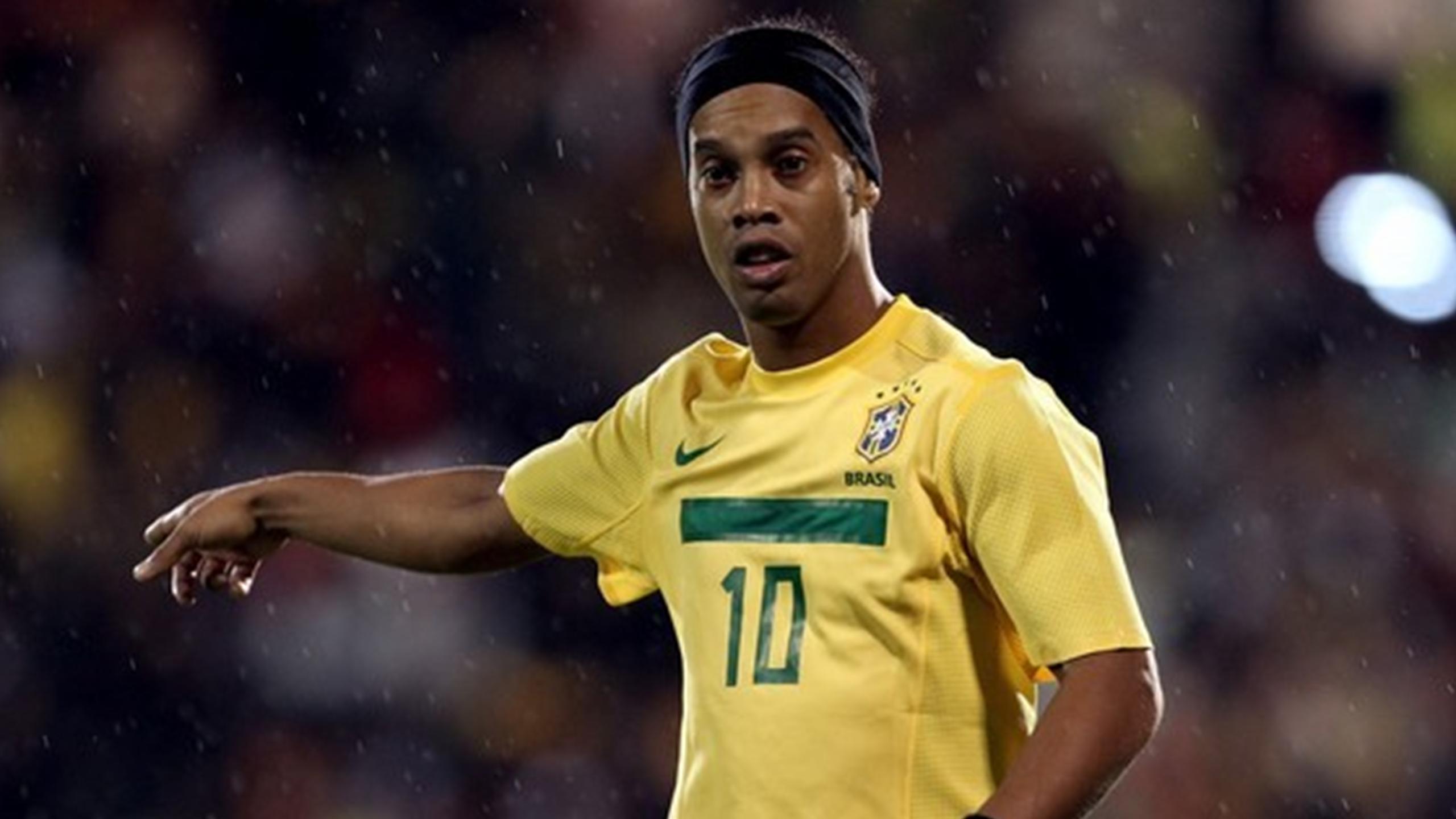 « Tout manque, la détermination, la joie » : Ronaldinho critique sévèrement l’équipe du Brésil