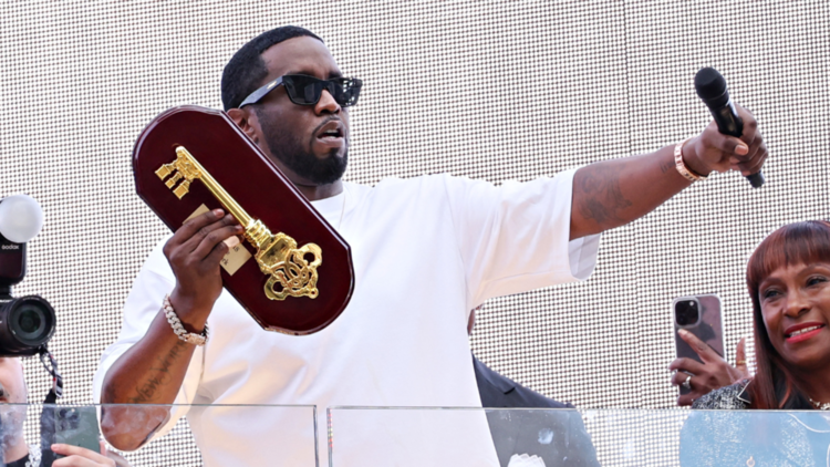 Diddy : le rappeur a rendu la clé de la ville de New York à la demande du maire 