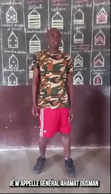 D'ex-généraux de groupes armés se rendent aux instructeurs russes 