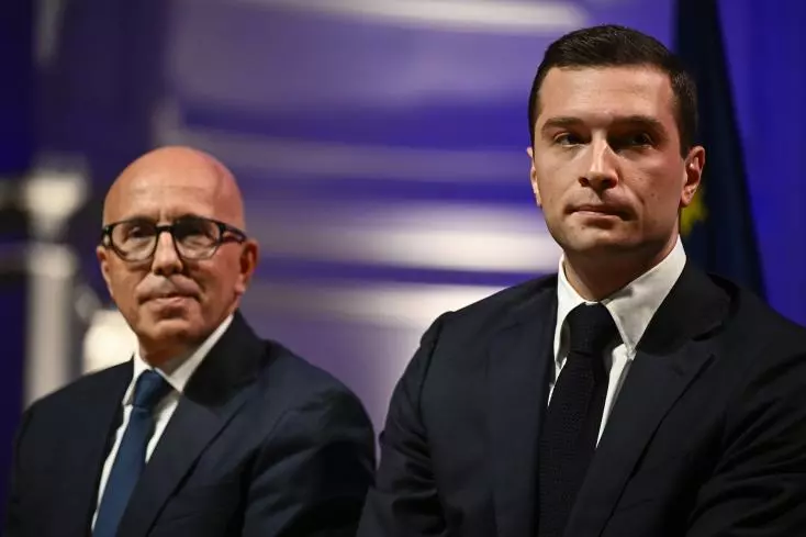 Législatives: un sondage entrevoit la possibilité d'une majorité absolue pour le RN