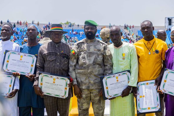 Des agriculteurs et éleveurs de la région de Sikasso élevés au grade de Chevalier de l'Ordre National du Mali