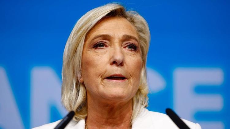 France: Si Jordan Bardella devient Premier ministre, «le président ne pourra pas envoyer de troupes» en Ukraine, rassure Marine Le Pen