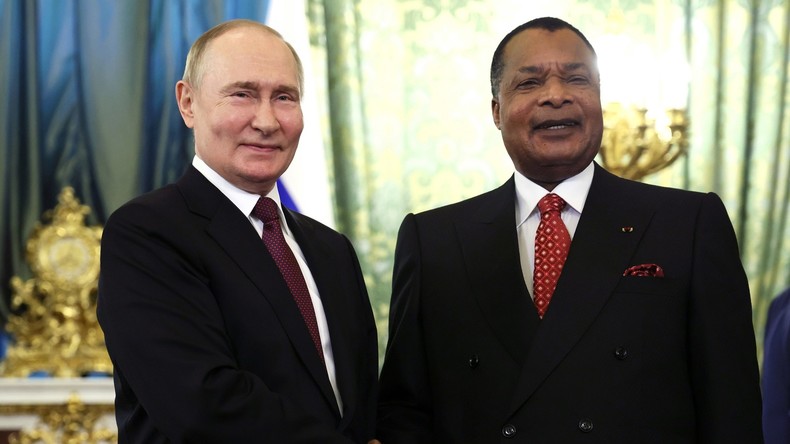 Les Russes résistent « courageusement » aux « sanctions imposées illégalement » – Le président du Congo lors de ses entretiens avec Poutine