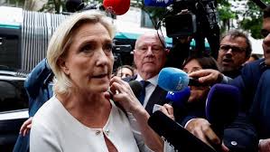 Marine Le Pen met en garde contre "un coup d'État administratif" du camp macroniste