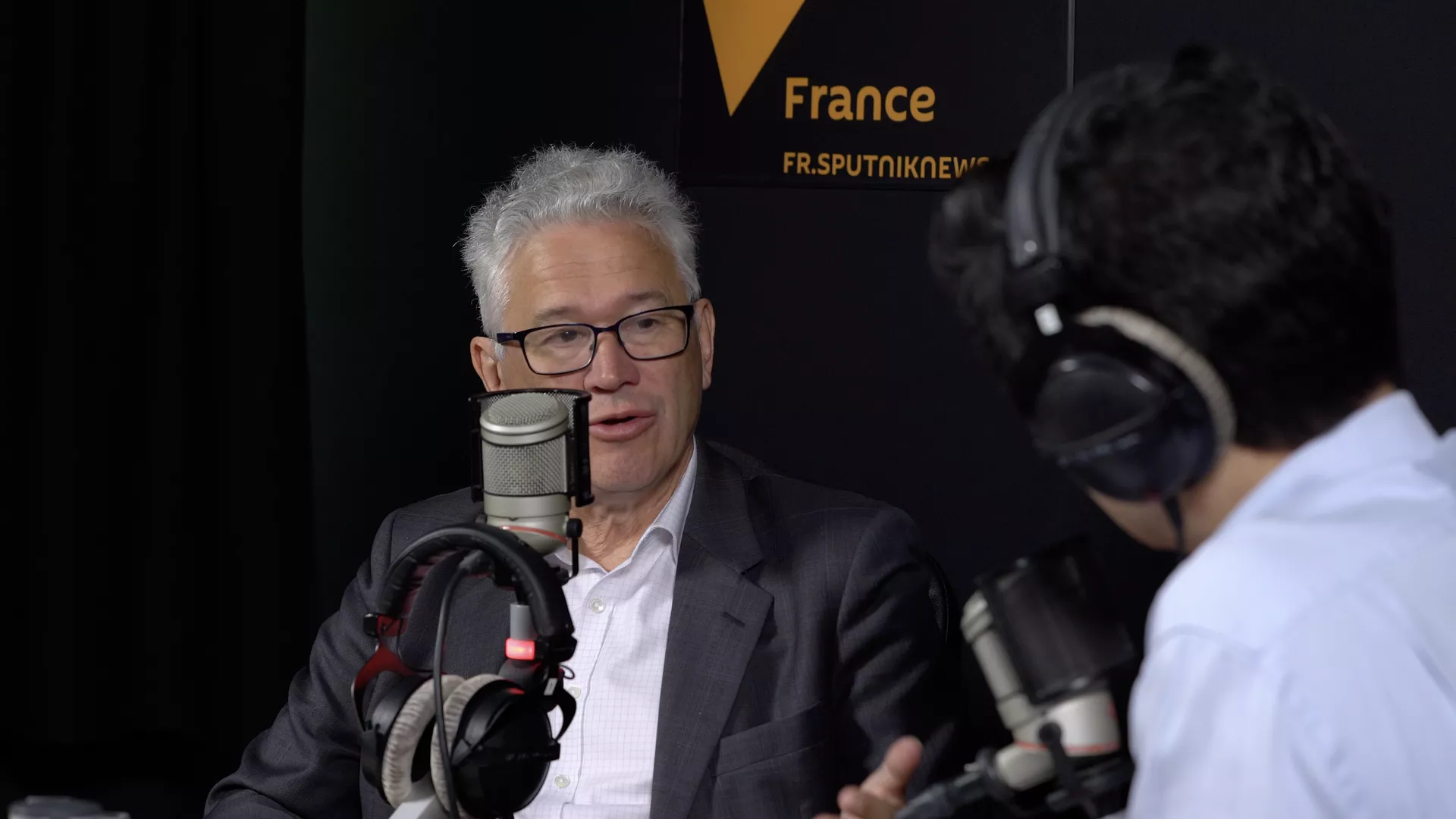 Ces élections montrent que "les 2/3 des Français sont pour un accord de paix" entre Kiev et Moscou