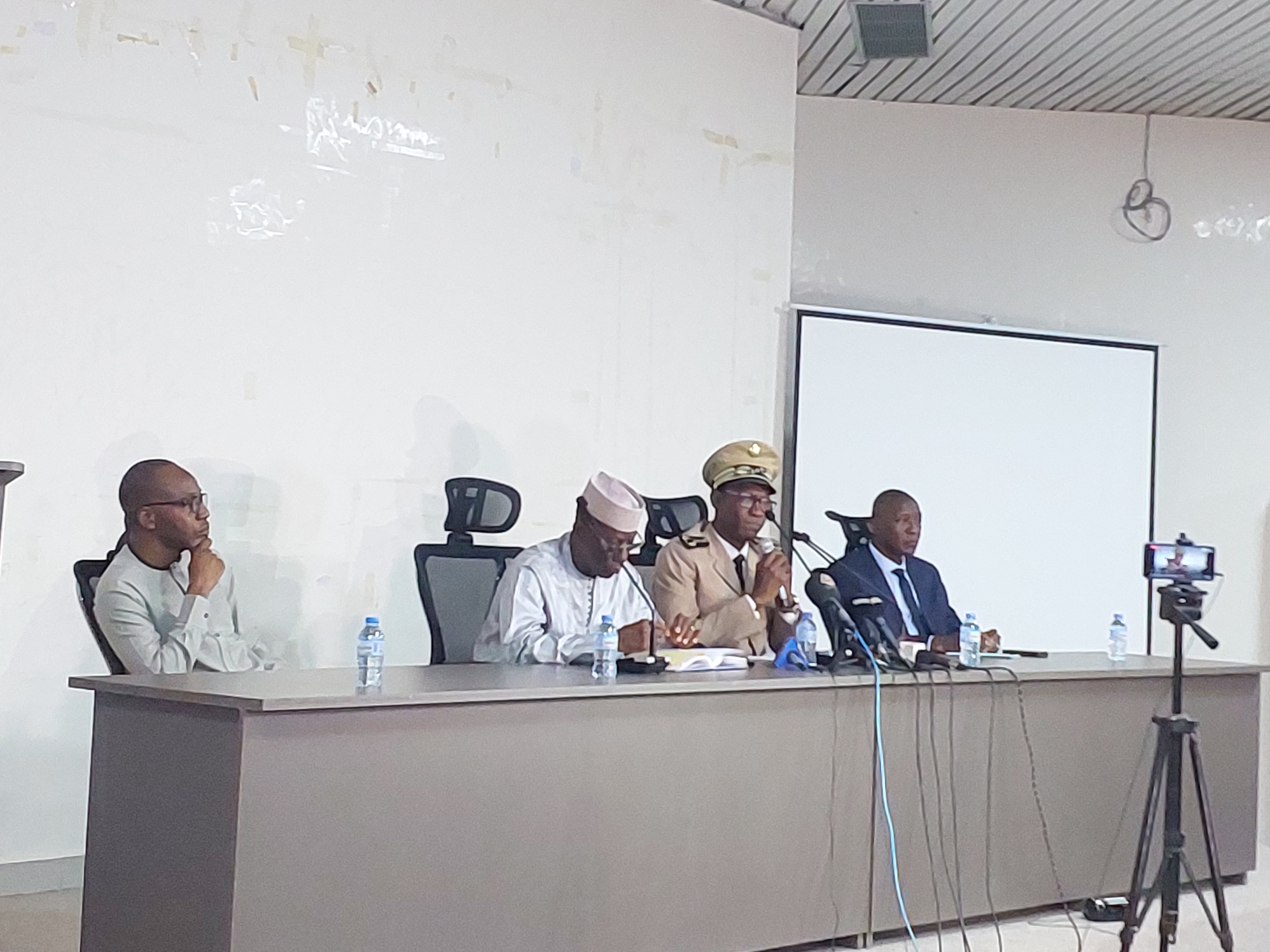 Mali : La HAC met en garde contre toute publicité des médicaments traditionnels sur les médias