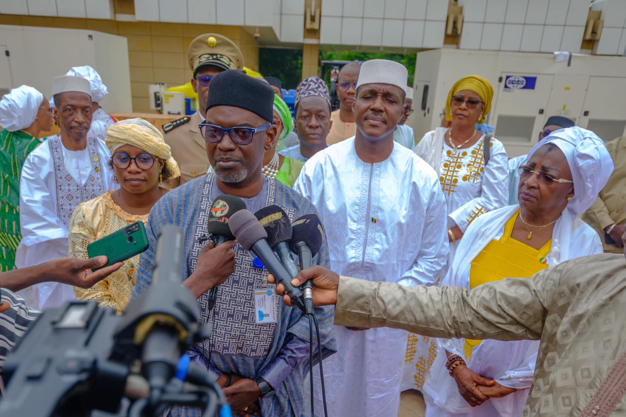 Renforcement des infrastructures énergétiques : remise de 10 groupes électrogènes au profit de l’EDM-SA 