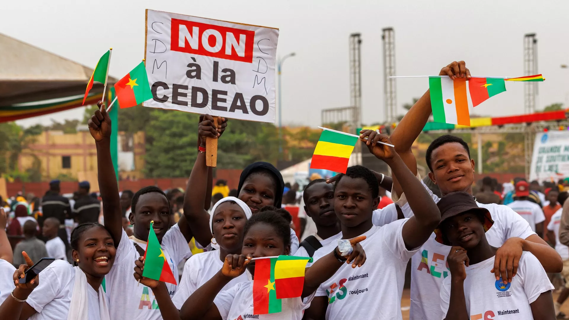 Des membres de la CEDEAO veulent "faire plaisir au maître" français, selon un analyste