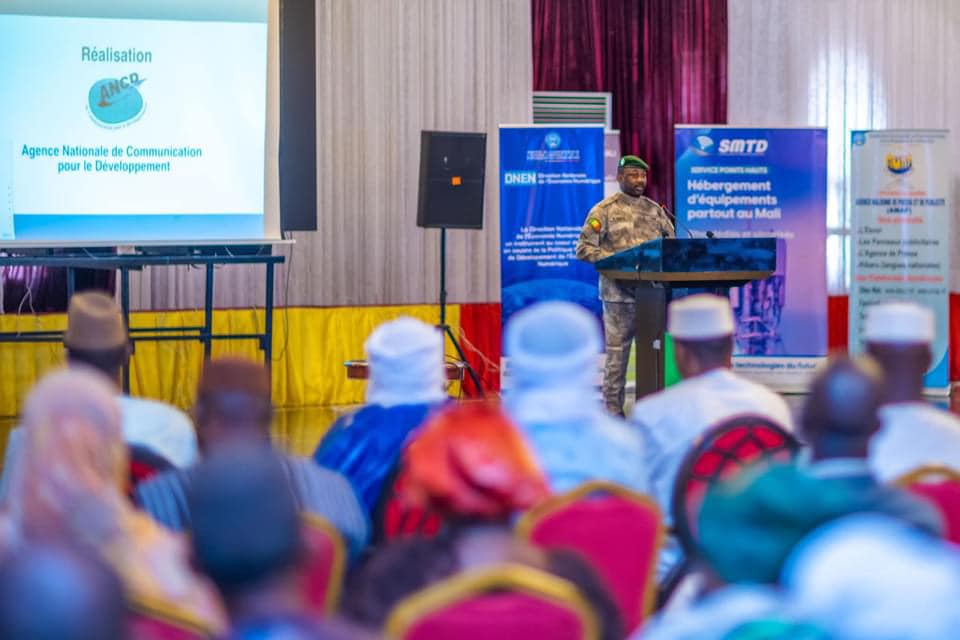 Nouvelles technologies : Le Président de la Transition lance la digitalisation des moyens de paiement et des services publics de l’État