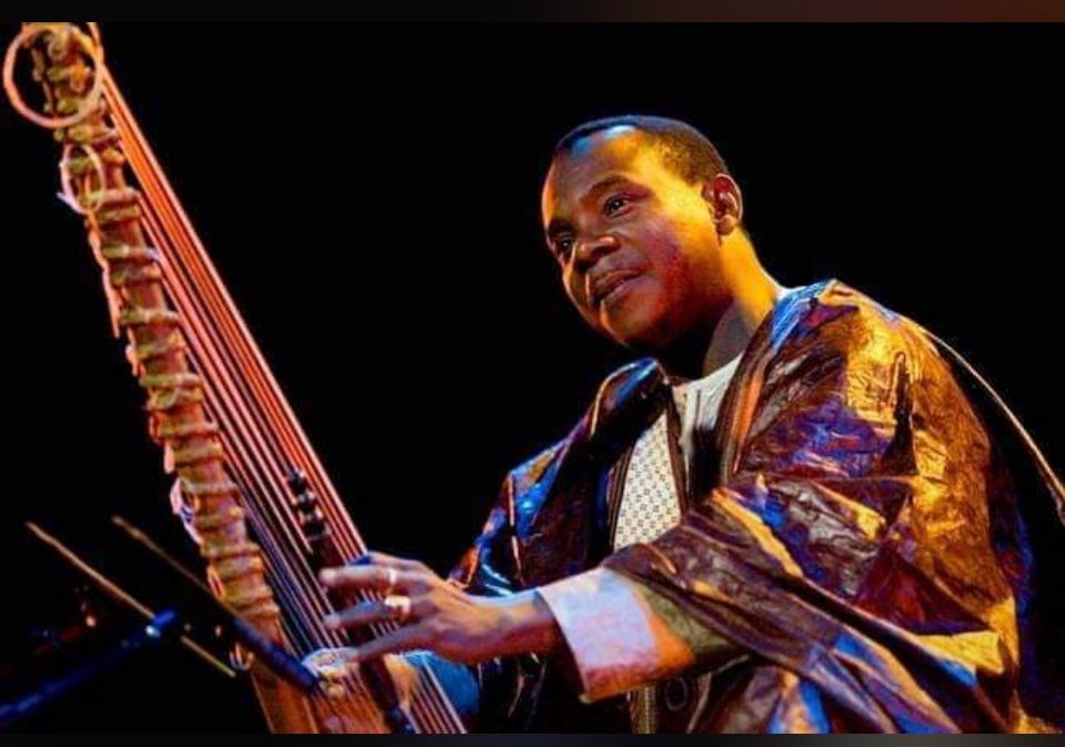 Rappel à Dieu du maestro Toumani Diabaté, les hommages de la Présidente Fatoumata Niane Batouly.