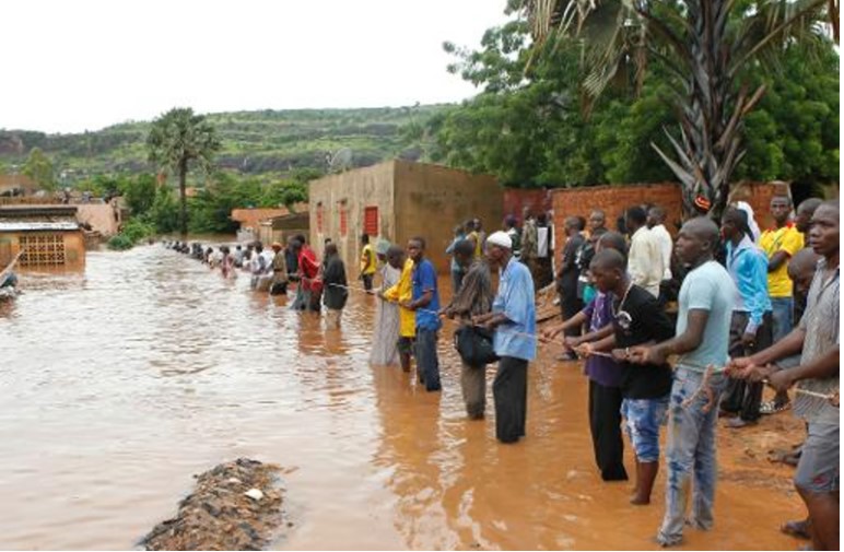 Sans Tabou: inondations, fatalité ou responsabilité humaine