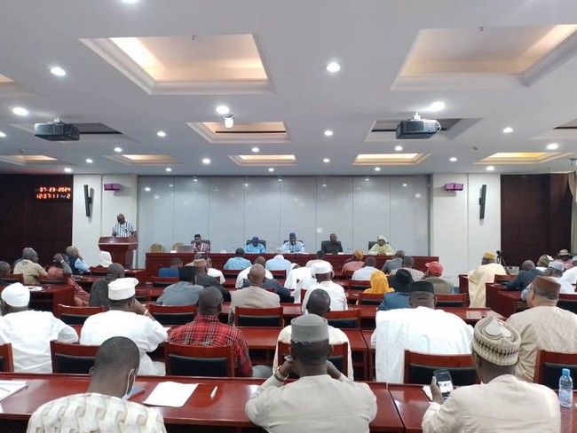 Charte pour la paix : 50 questions pour les partis politiques