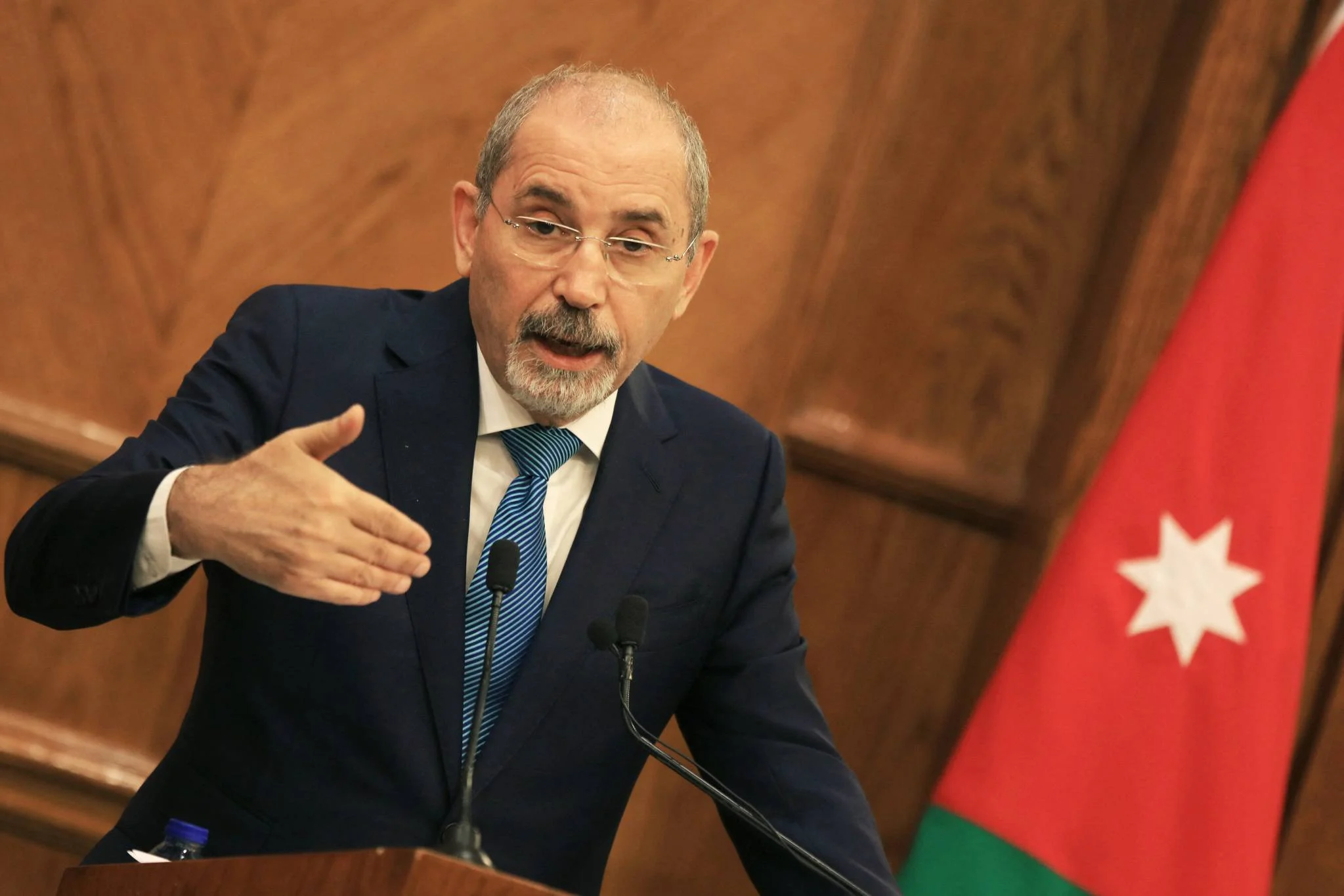 Le chef de la diplomatie jordanienne qualifie Israël d'"Etat voyou"