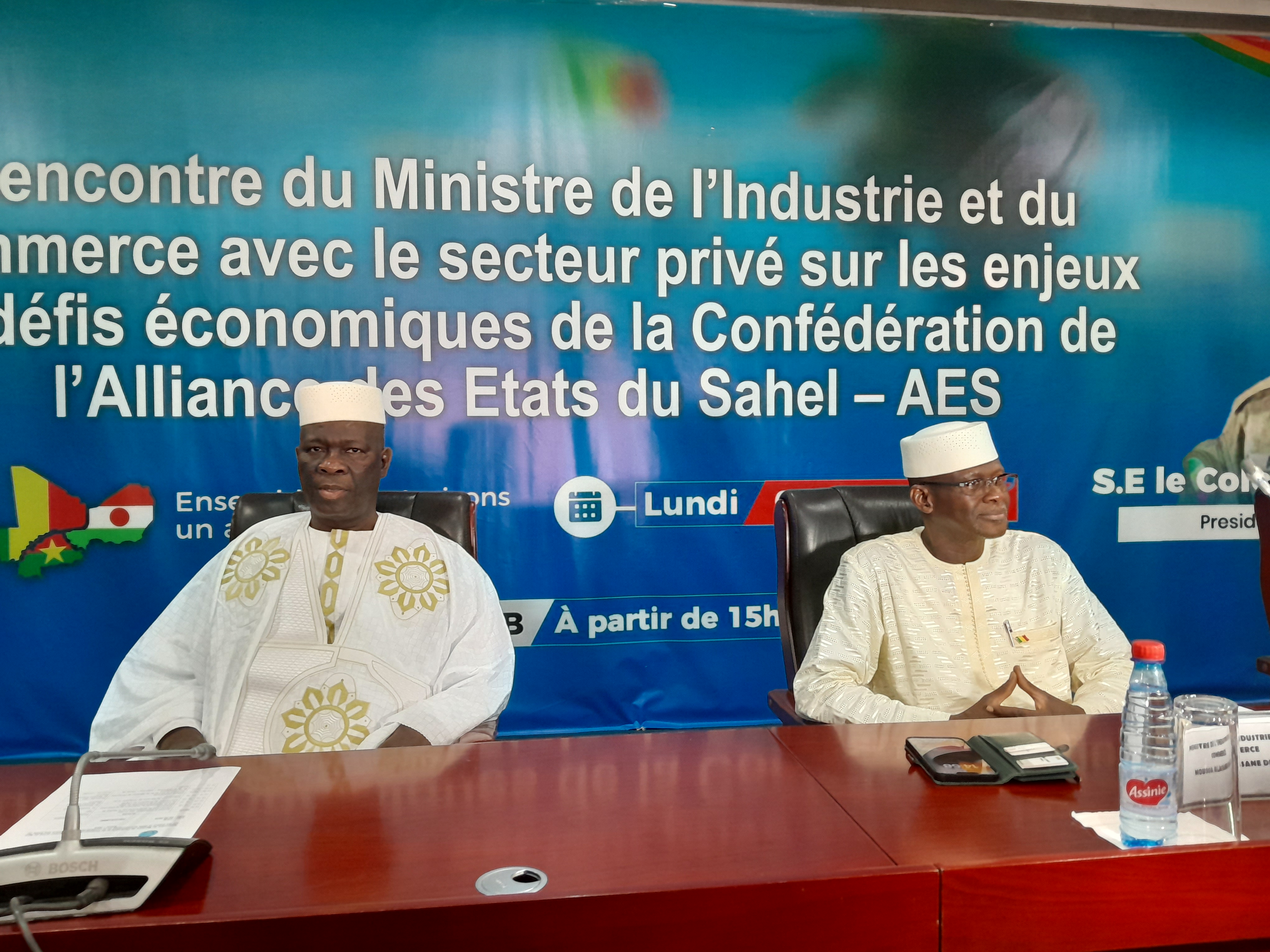 Reportage | Échanges sur les enjeux et défis économiques de la Confédération de l'AES