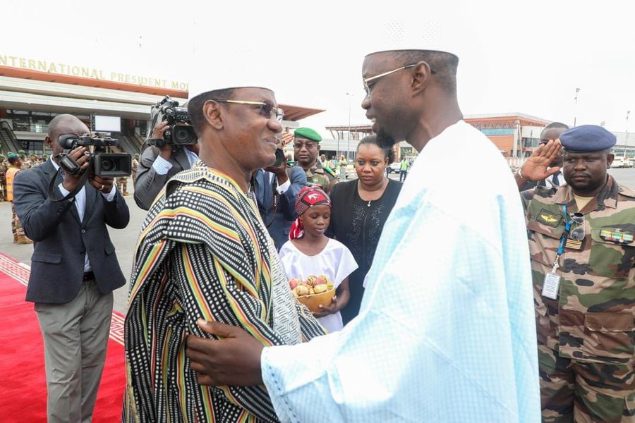 Le Premier ministre sénégalais est arrivé à Bamako pour une visite de travail et d'amitié.