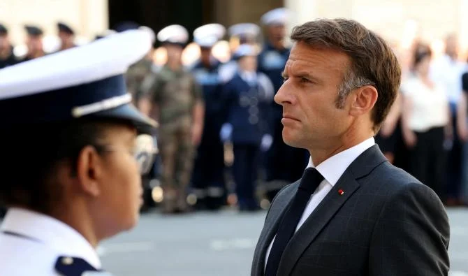 Avec des dirigeants africains, Macron va commémorer le débarquement en Provence