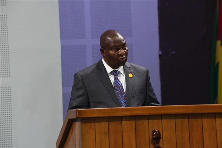 Le président centrafricain promet de doter l'armée en moyens militaires adéquats