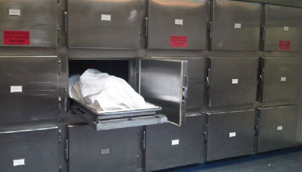 Morgue : le cadavre se réveille et lui fait une demande bizarre