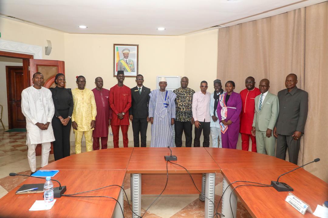 Conseil de cabinet restreint sur les écoles catholiques: «Ce qu’il faut retenir, c’est que l’avenir des enfants doit primer sur tout. Tel est le souci du président de la transition», dixit Dr Choguel Kokalla Maiga