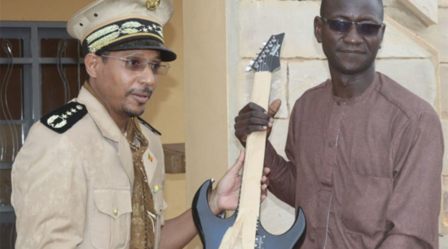 Le projet ALIPH de l'UNESCO remet des instruments de musique à l'orchestre de Bandiagara 