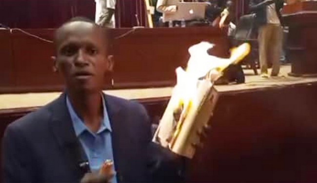 Nouveau livre du premier ministre Choguel Maïga : Un autodafé à controverses