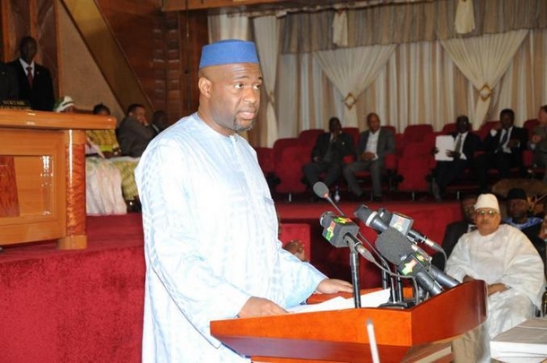 Moussa Mara reverse sa prime d'ancien Chef de gouvernement au trésor public