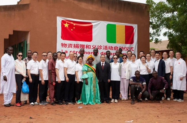 29e Mission médicale chinoise au Mali : La journée de Médecins chinois célébrée à Baguinéda pour le plus grand bonheur de la population