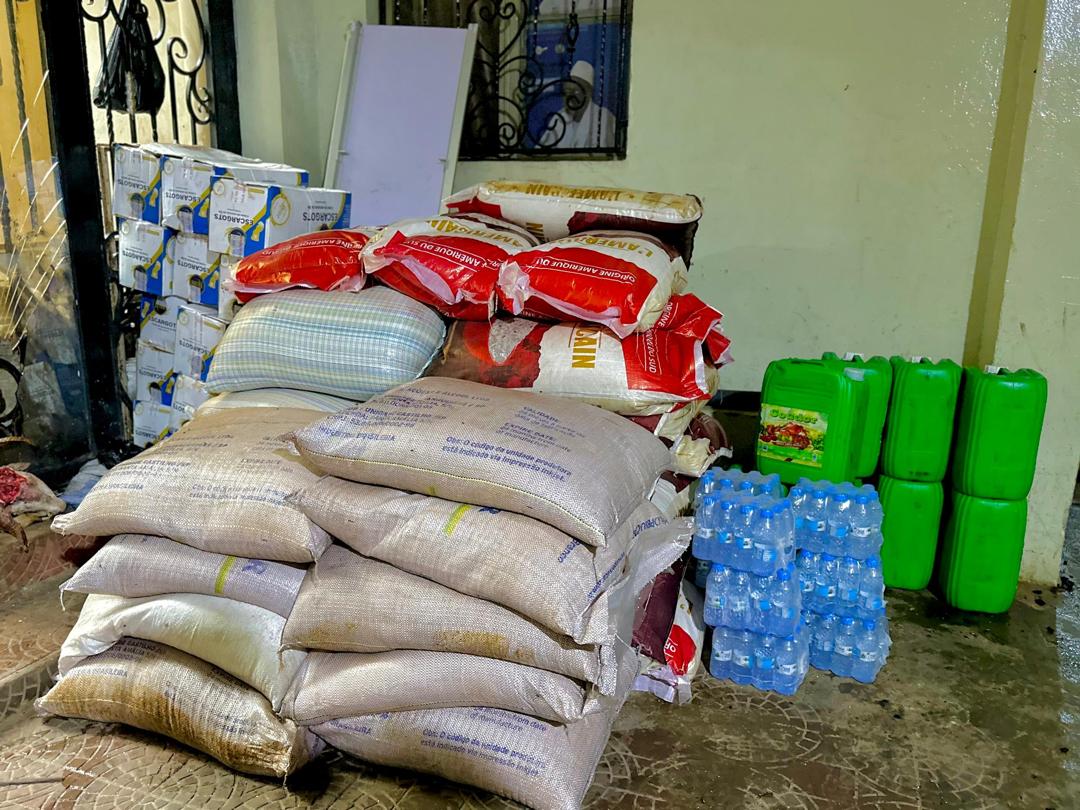 Maouloud 2024 : La Présidente Fatoumata BATOULY NIANE , offre des présents aux leaders religieux .